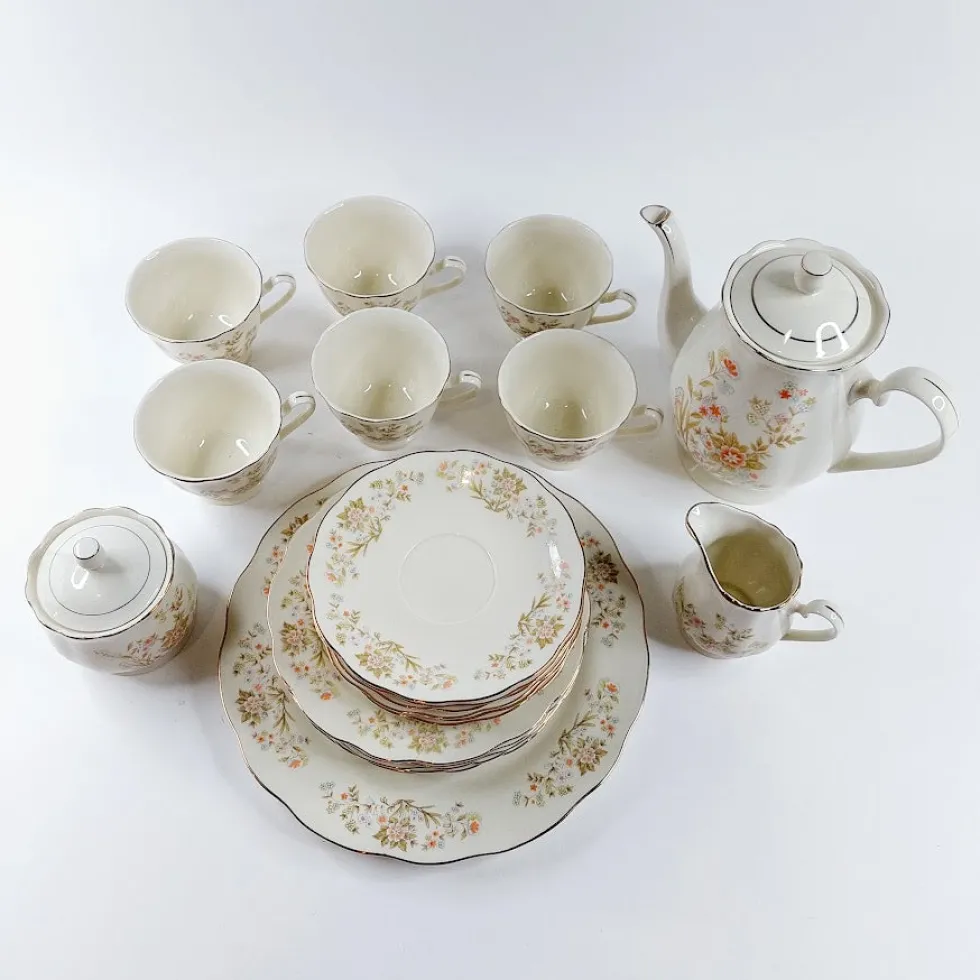 Budlet Fine China kahviastiasto 22 osainen