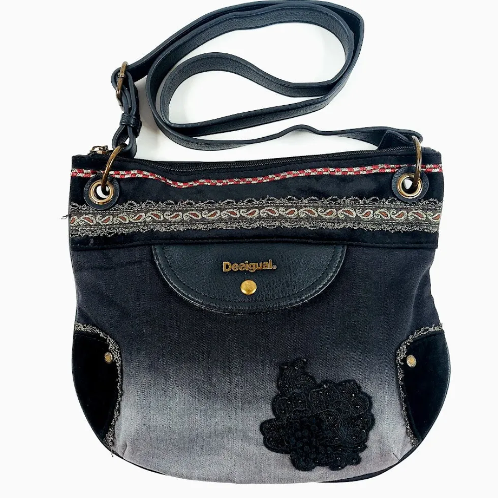 Desigual Brooklyn Blackout olkalaukku