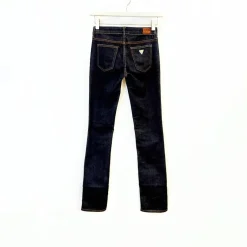 Guess farkut koko 25"