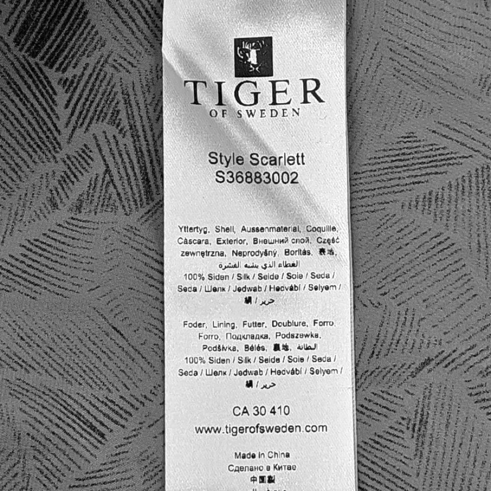 Tiger of Sweden Scarlett silkkipusero koko 34