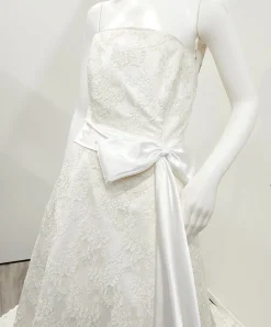 White Rose pitsihääpuku laahuksella koko 46