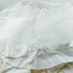 White Rose pitsihääpuku laahuksella koko 46