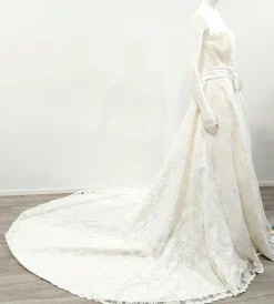White Rose pitsihääpuku laahuksella koko 46